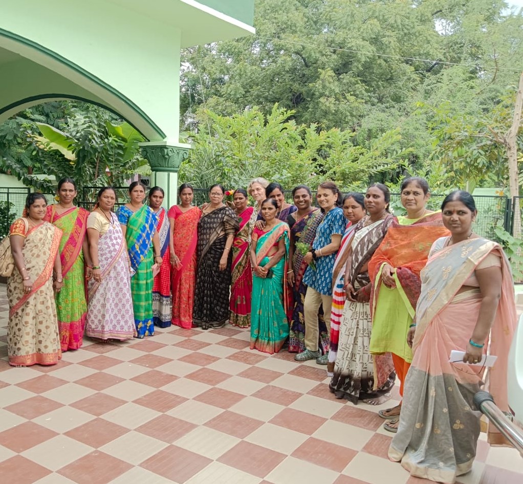 Womens-Federation-Anantapur-outside-their-Centre-22-Nov